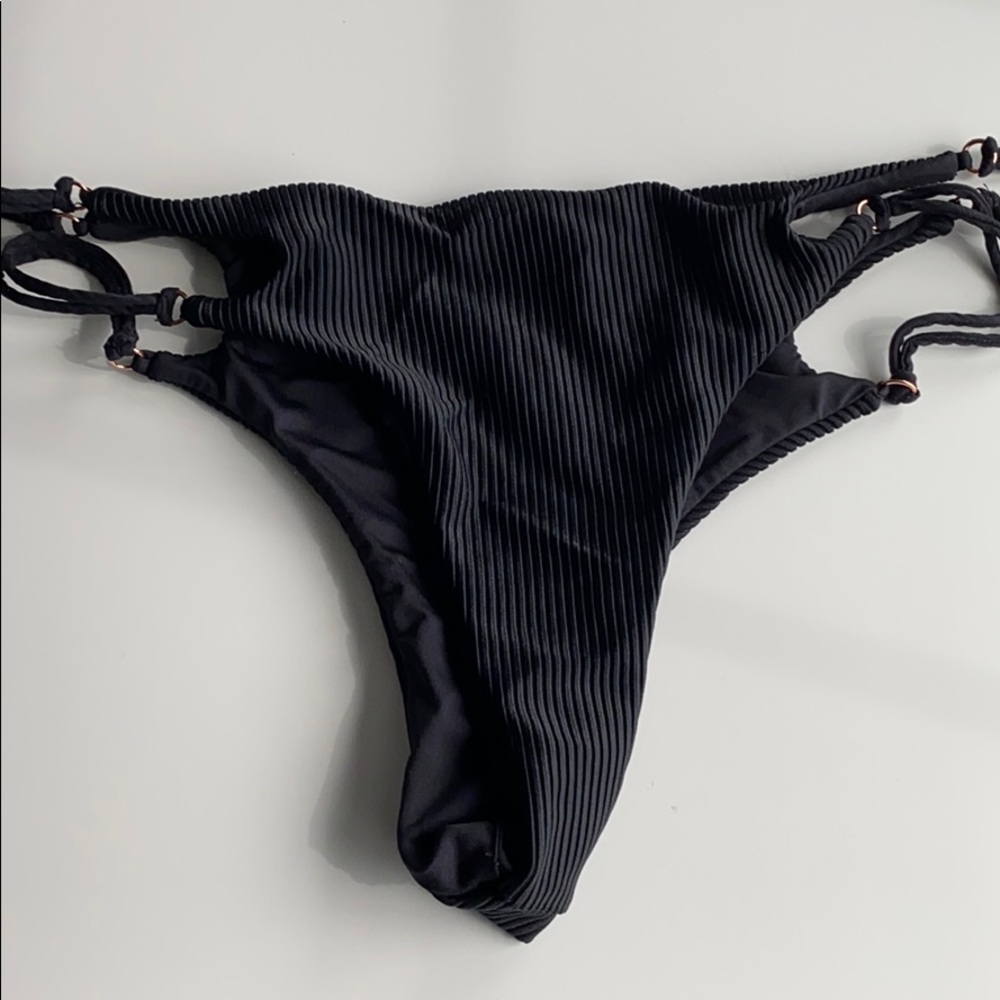 Frankie Bikini L